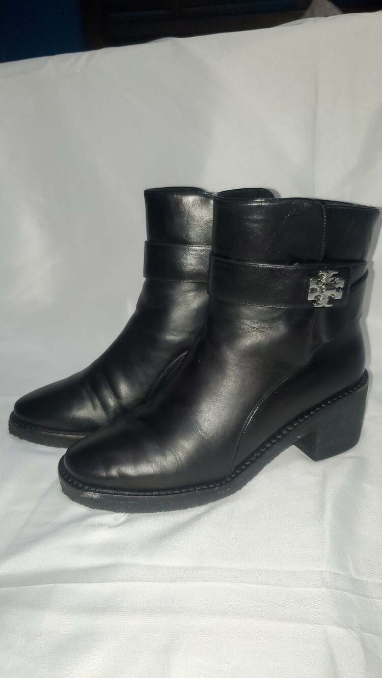 Tory Burch Kira Black Leather Turnlock Ankle Boots Chunky Block Heel Buckle 7M